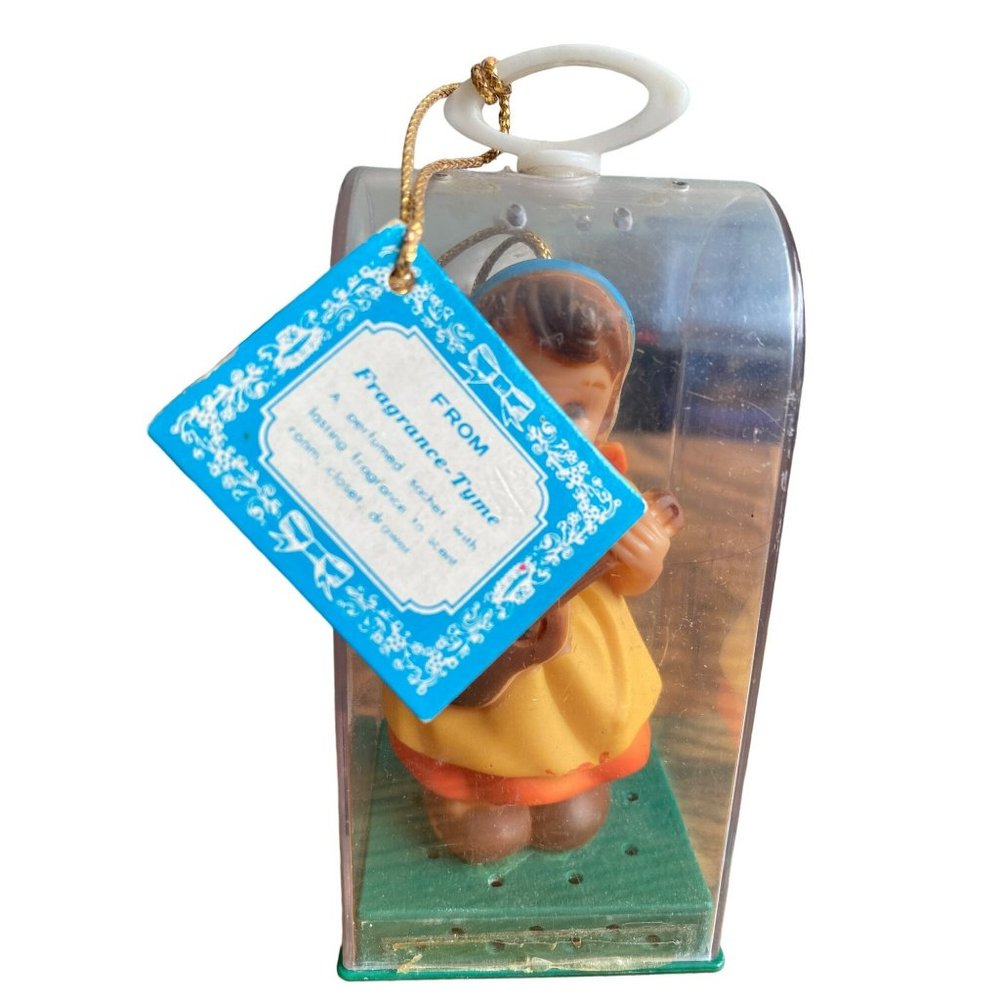 Vtg Fragrance Tyme Sachet Pomander w/Hanging Case Peasant Girl Doll #621